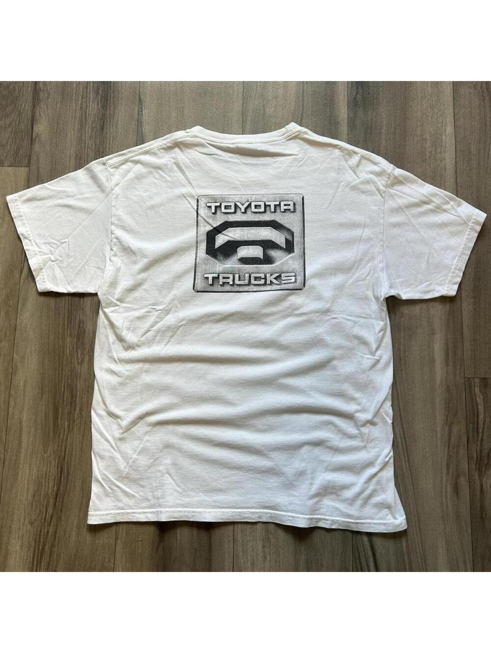 Vintage 90’s Toyota Trucks white graphic t shirt size L